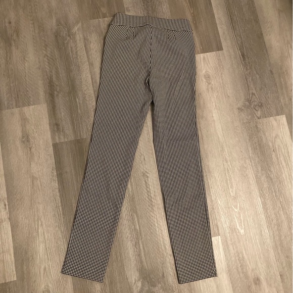 Soho Apparel Ltd. Houndstooth elastic waist skinny pants - Picture 9 of 10